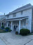 Luxury Home, Seven minutes from the airport! Hotels near Walmart Supercenter