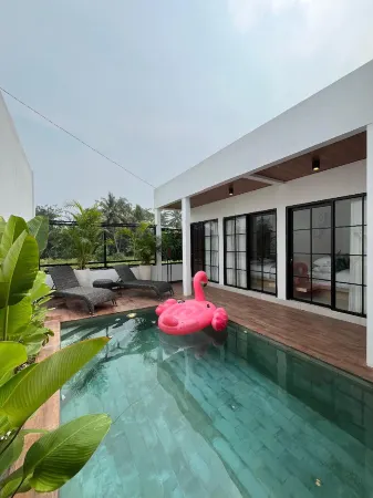 Sampai Villa Queensland Отели в г. Ngemplak