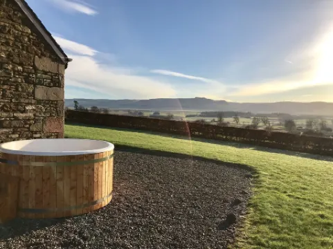 Award-Winning 5 Star Luxury Private Retreat - Hot Tub, Tennis, Fishing, Horses