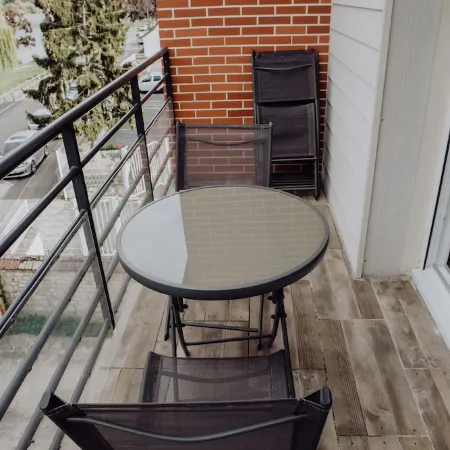 Beautiful apartment on the edge of seine Vernon giverny sleeps 8