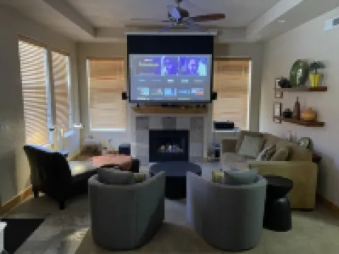 Luxury Townhouse with HD 4k Projector Home Theater