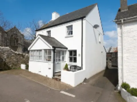 Pippin Cottage - Character Cottage with the Spirit of the Sea Hotels in Malborough