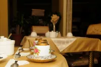 Colony Inn Hotel - breakfast