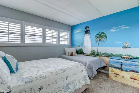 445 Amelia by the Sea 3 Bedroom Condo by RedAwning Отели в г. Амелия-Айленд