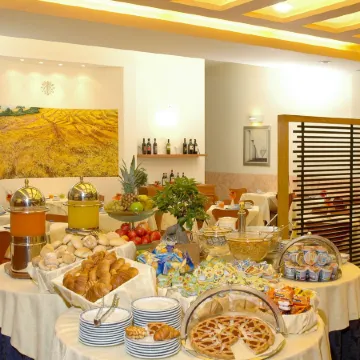 Hotel Meridiana Отели рядом с достопримечательностью «Санта-Кроче»