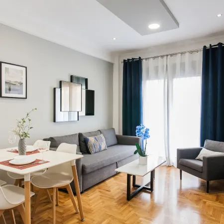 Nicholas Point Apartments and Rooms