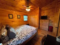 HONEY BEAR CABIN THE SMOKIES! MOUNTAIN VIEW! CLOSE TO CHEROKEE HARRAHS CASINO!
