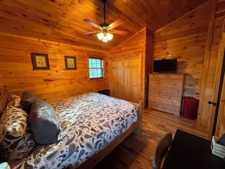 180 Degree View Smoky Mountain National Park 3 Miles Cherokee  5 Miles Casino!