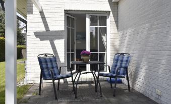 Geräumige Wohnung Mit Garten in Zingst