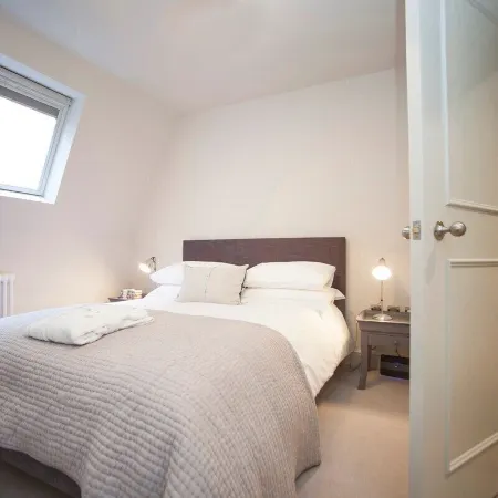 Stylish Wood Street Apartment - City Centre