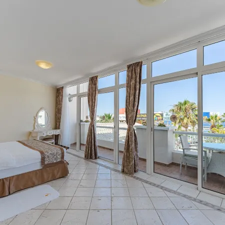 Flamingo Suites Boutique Hotel