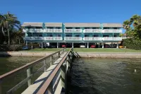 Anna Maria Island Beach Palms 6B