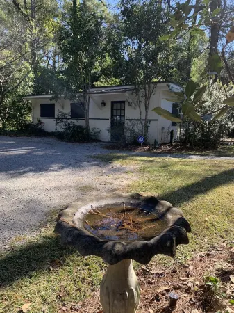 Guest House at Shepard Park - Park setting on private grounds