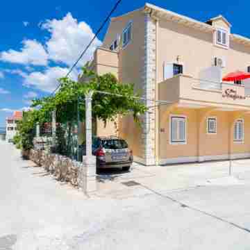 Guesthouse Somnium Hotel Exterior