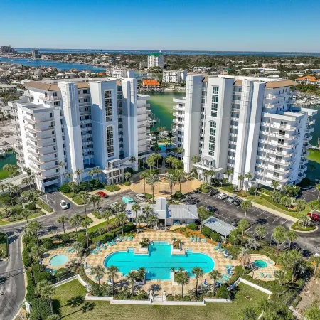 Harbor Landing 203B - Spacious Condo with Views of the Harbor and Gulf