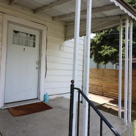 5 Mins to Mass Ave -Workspace, Smart TV & AC