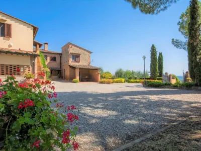 Apartment in Castelfiorentino with Pool