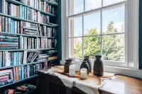 Central Townhouse with Garden & Free Parking