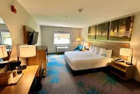 Days Inn & Suites by Wyndham Wynne Hotels in Cross County