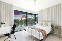 Zenlux 濱水豪宅無邊泳池影院 貝維尤住宿飯店