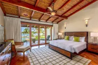 Spacious Open-Concept Condo with Stylish Design, Direct Beach Access & Resort-Style Amenities - 4-Star