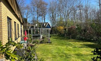 Beautiful Bungalow with Spacious Garden