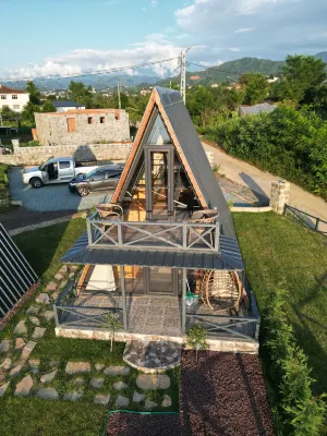 Çiçek Bungalov Hôtels à : Yucehisar Koyu