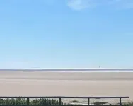 Beachside Lodge - Sleeps 6 - Pets ok - Plus Parking