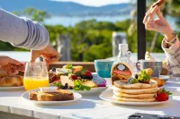Freedom Shores Resort Airlie Beach - breakfast