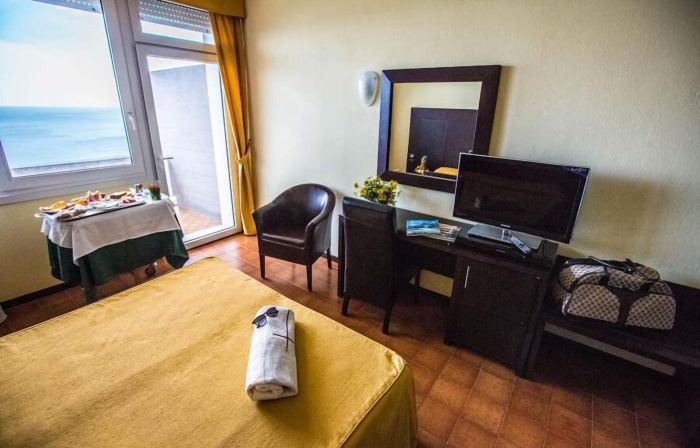 Hotel Capo Est