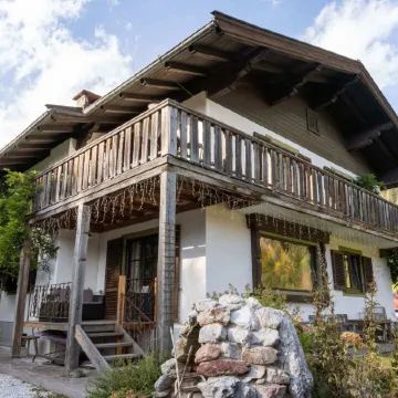 Leogang Chalet Near Ski Lift & Bikepark