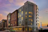 Hyatt Place National Harbor Hoteles cerca de The Awakening