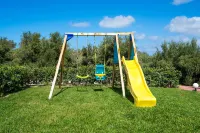 Family Friendly Villa Private Pool, Children's Play Area, BBQ, Spacious Garden, Near Beach