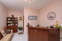 Antigoni فنادق في Lampi