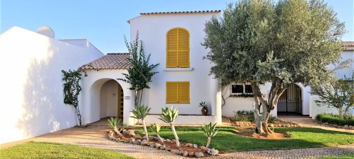 V2 Aldeia do Golf Fam Lia BBQ Piscina Golf Vilamoura otelleri