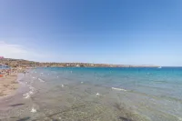 泳池和海景，迷人的Merill公寓3