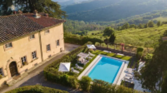 Villa Borbone - Perched on the Lucca Hills
