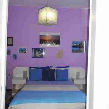 Holiday Apartment with Sea View and Mountains View Rooms