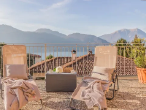 Casa Tre Sole in Lierna Hotels in Lierna
