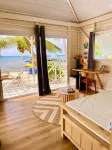 Opoa Beach Hotel Отели в г. Утюроа