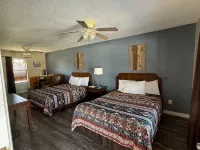 Four Horsemen Hotel Hotels in Pilot Point