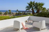 Mackenzie Castella Beachfront Suite