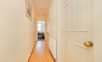 Joivy Thistle Street - Heart of the City 2-Bedroom Apt