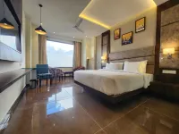 Portola Hotel by Parkside