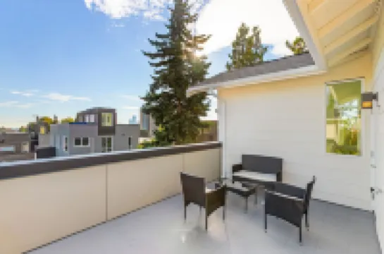 Meleys' Crimson Keep: Driftmark's Suite