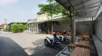 RedDoorz Syariah at Jalan Endro Suratmin Lampung Hotels in Sukarame