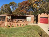 The Copperhead Lodge فنادق في Fannin County