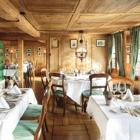 Swiss-Chalet Merlischachen - Romantik Schloss-Hotel am See Отели в г. Кюснахт-ам-Риги