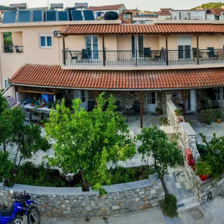 Polykratis Rooms