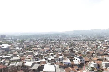 Minimalist Studio Room at Gateway Ahmad Yani Cicadas Apartment
